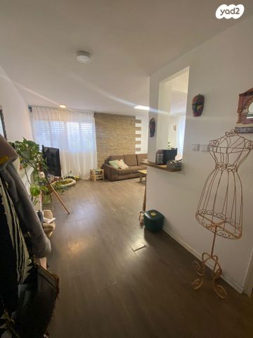 רחבעם זאבי 34