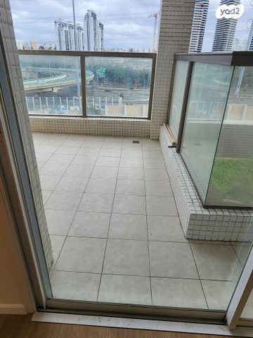 דירה, הכבאים 17, נווה יהושע, ערמונים, רמת גן