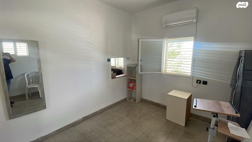 דירה, הרב ויינריב 18, עמידר, טירת כרמל