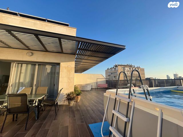 גג/ פנטהאוז, יהושע חנקין 37, אגרובנק, חולון