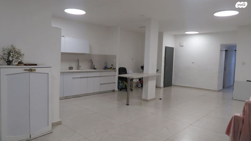 טבור הארץ 26