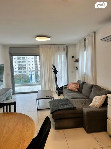 דירה, תל חי 60, מרכז, כפר סבא