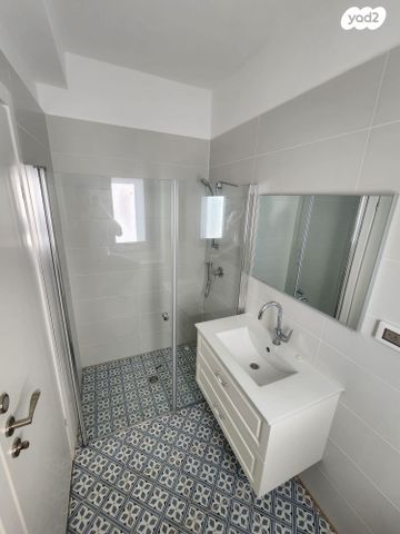 דירה, הרב הרצוג 10, צפון מערב מרכז העיר, נתניה