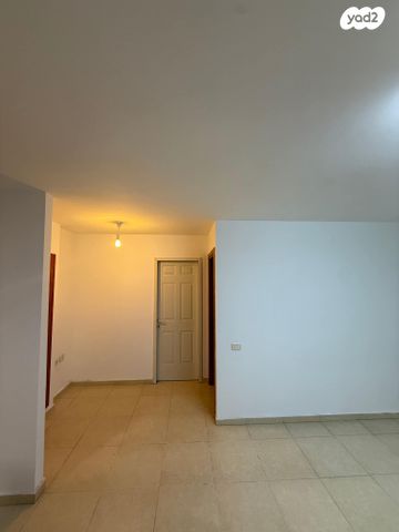 מרתף/ פרטר, לוטם 2, 212 מזרח, אבן יהודה