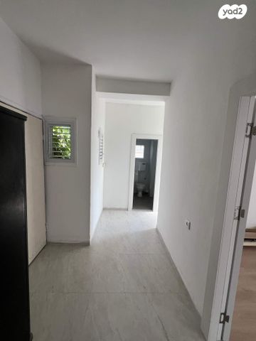 דירה, כנפי נשרים 28, קרית בורוכוב, רמת גן