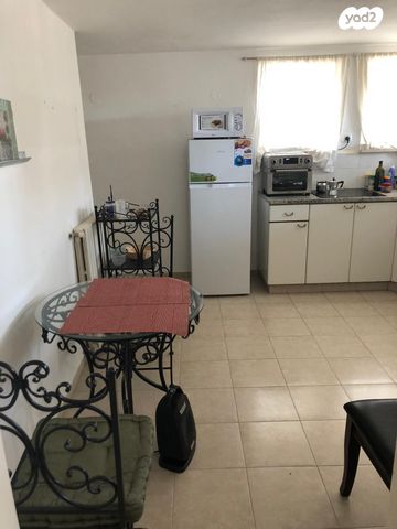 דירה, הזמיר 15, שכונה ד', מבשרת ציון