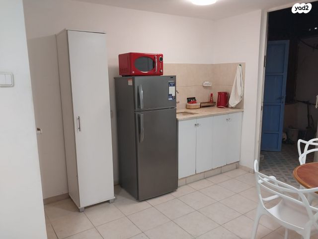 האיצטדיון 10