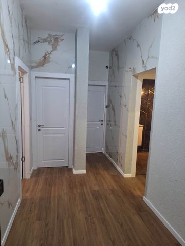 חיים עוזר 32