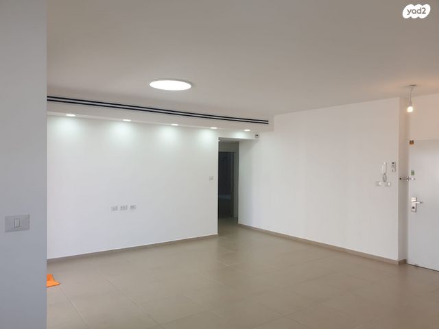 דרך מנחם בגין 20