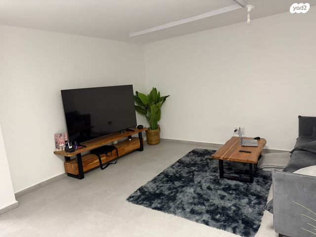 יחידת דיור, לאה רבין 10, בנות חיל, ראשון לציון