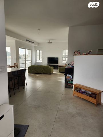 בית פרטי/ קוטג', שדרות אלון 118, גבעות בר, גבעות בר