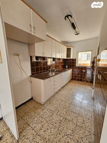 גג/ פנטהאוז, רמח"ל 8, נאות רחל, חולון