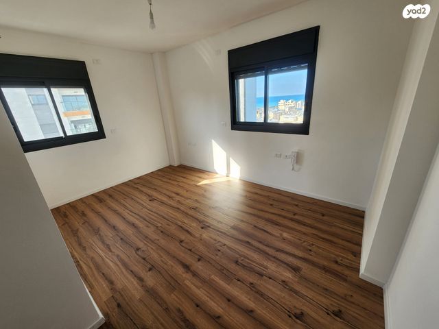 דירה, הרב הרצוג 10, צפון מערב מרכז העיר, נתניה