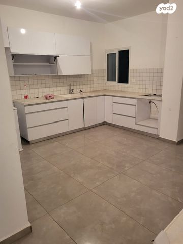 דירה, שלוש השעות 37, נחלת שמעון, בני ברק