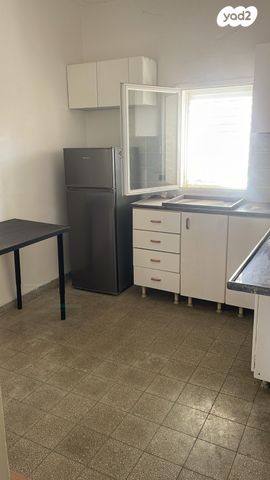 דירה, הרב ויינריב 18, עמידר, טירת כרמל