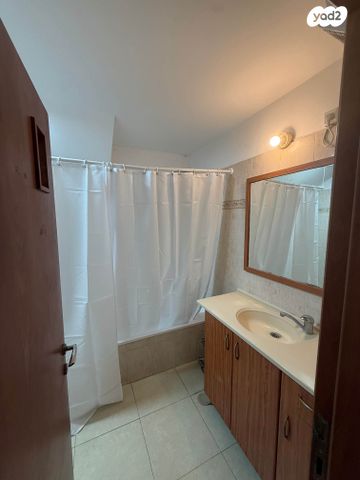 מרתף/ פרטר, לוטם 2, 212 מזרח, אבן יהודה