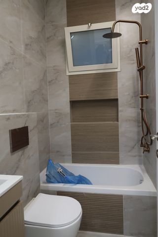 דירה, אבן גבירול 13, גבעת סוקולוב, בני ברק