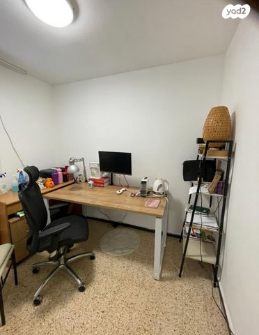 דירה, חב"ד 22, רמב"ם, ראשון לציון