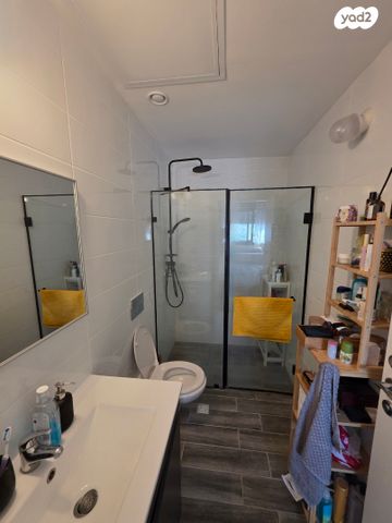 דירה, עומר אל חטאב 4, העיר התחתית, ואדי סאליב, חיפה