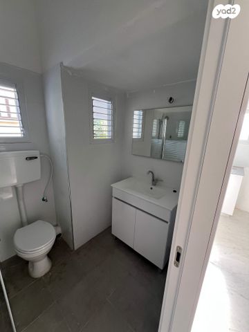 דירה, כנפי נשרים 28, קרית בורוכוב, רמת גן