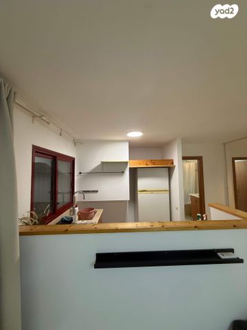 מרתף/ פרטר, לוטם 2, 212 מזרח, אבן יהודה