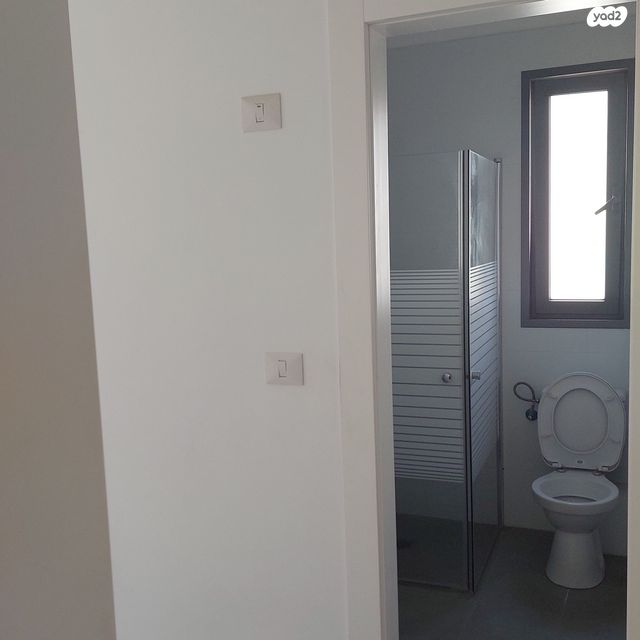 דירה, כלנית 16, הפרחים, חריש