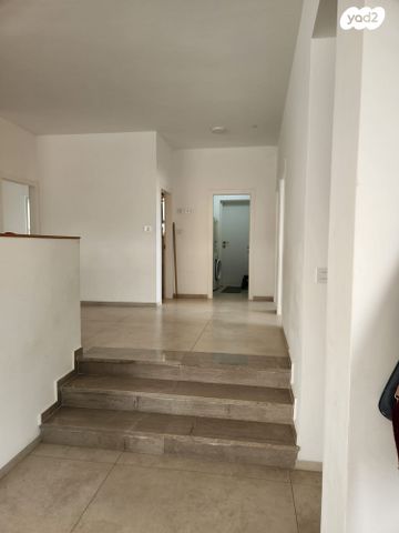 בית פרטי/ קוטג', שדרות אלון 118, גבעות בר, גבעות בר