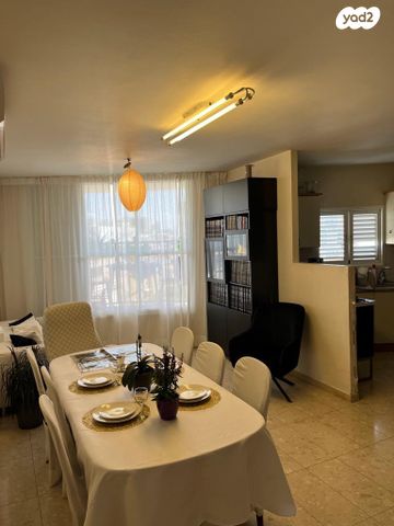 מרדכי אנילביץ' 70