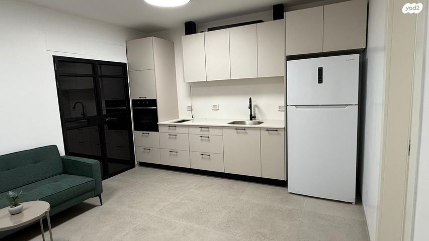 שמואל יבניאלי 52