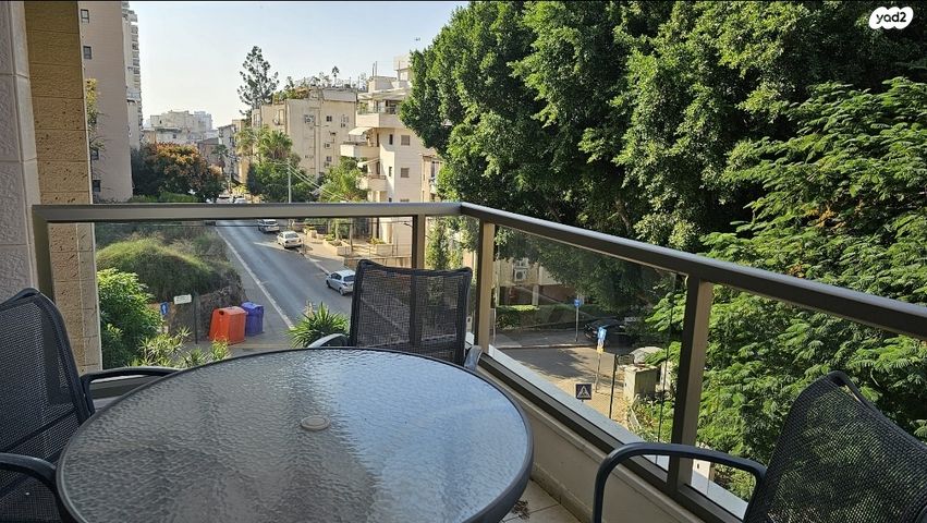 א.ד. גורדון 24