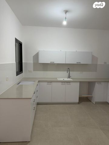 דירה, אלה 3, בת חפר, בת חפר