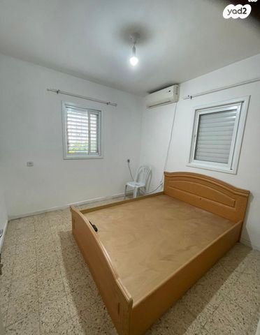 דירה, חב"ד 22, רמב"ם, ראשון לציון