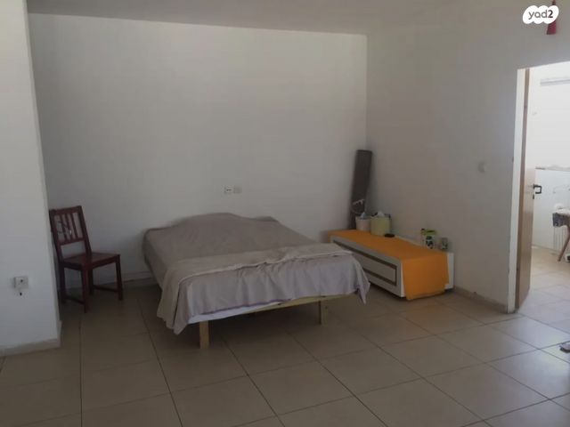 סטודיו/ לופט, רבניצקי 5, מונטיפיורי, הרכבת, תל אביב יפו