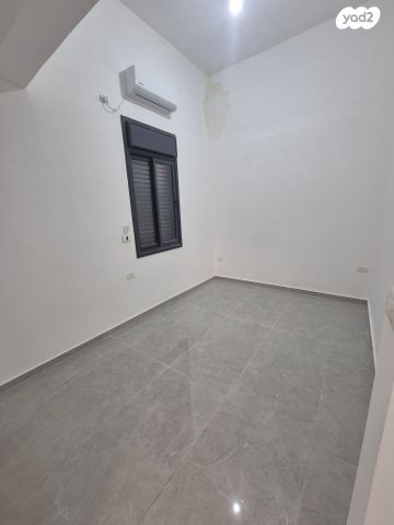 דירת גן, שלום עליכם 21, המרכז האזרחי, רמלה