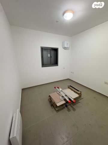 אדמונד סחייק 1