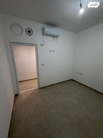 דירה, אלה 3, בת חפר, בת חפר