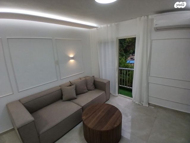 מעלה הכרמים 11