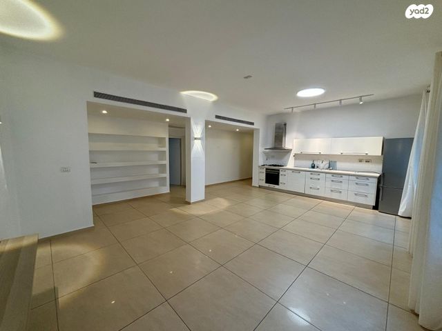 דירה, המלך ג'ורג' 95, הצפון הישן - דרום, תל אביב יפו