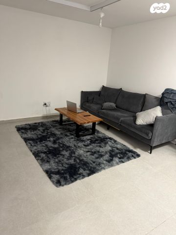 יחידת דיור, לאה רבין 10, בנות חיל, ראשון לציון