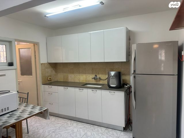 דירה, חב"ד 22, רמב"ם, ראשון לציון