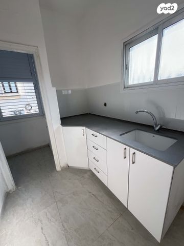 דירה, כנפי נשרים 28, קרית בורוכוב, רמת גן