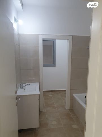 דירה, דרך מנחם בגין 20, הכלניות, שדרות