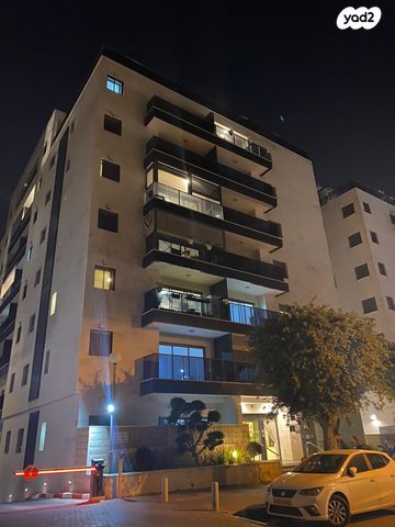 גג/ פנטהאוז, יהושע חנקין 37, אגרובנק, חולון