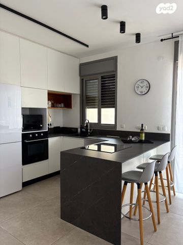 גג/ פנטהאוז, יהושע חנקין 37, אגרובנק, חולון