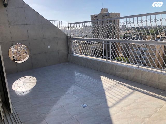 גג/ פנטהאוז, סוקולוב 51, אגרובנק, חולון