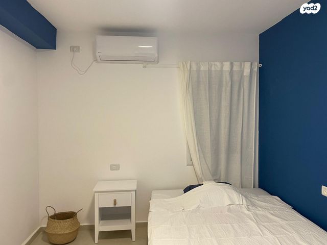 בכור שטרית 7