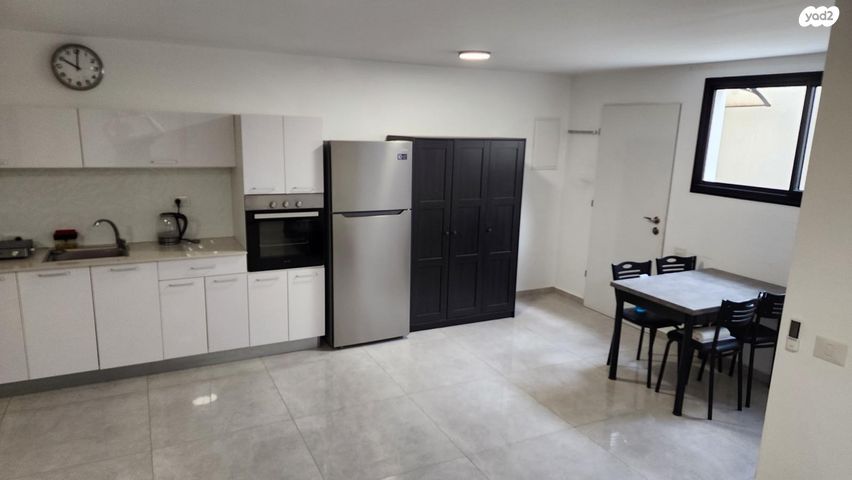 מרתף/ פרטר, האחווה 22, שרונה, כפר יונה