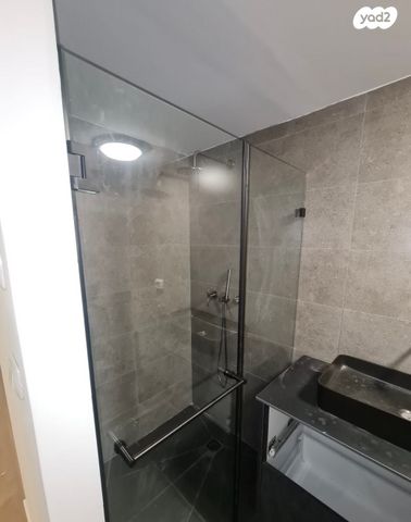 דירה, אלעזר בן עזריה 3, צפון יפו, המושבה האמריקאית-גרמנית, תל אביב יפו