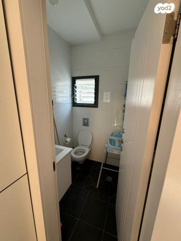 דירה, יוסף טרומפלדור 12, אושיות, רחובות