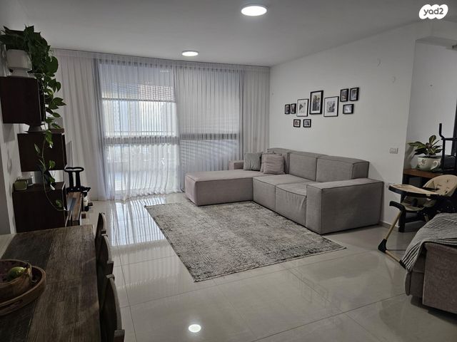 דירה, אריק לביא 3, עיר ימים, נתניה